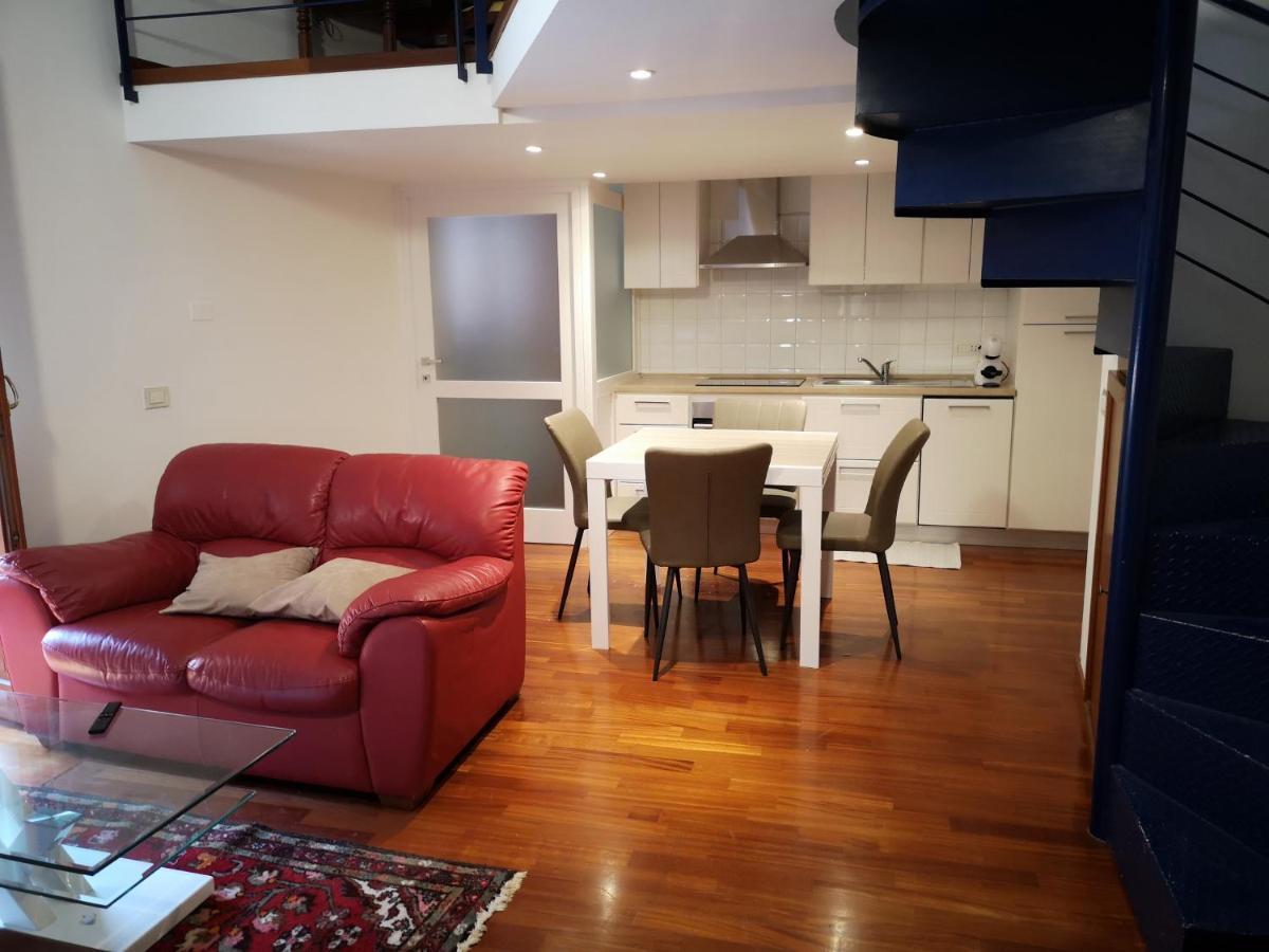 Marina Apartment City Centre Cagliari Bagian luar foto