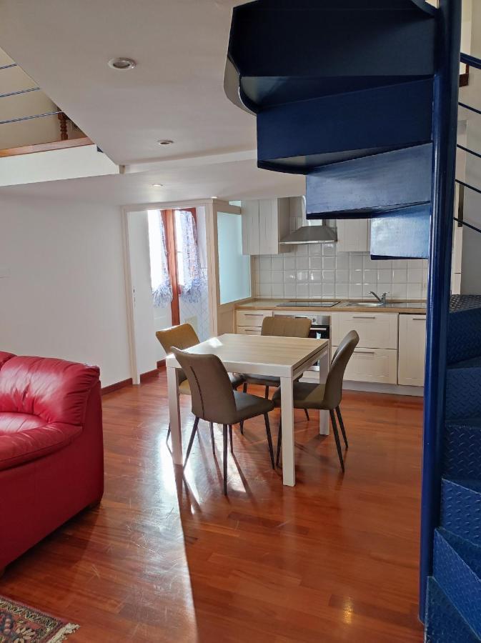 Marina Apartment City Centre Cagliari Bagian luar foto