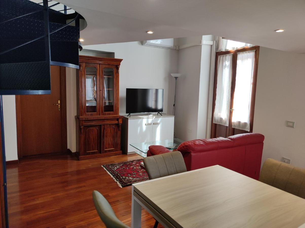 Marina Apartment City Centre Cagliari Bagian luar foto