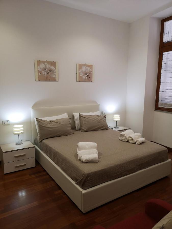 Marina Apartment City Centre Cagliari Bagian luar foto