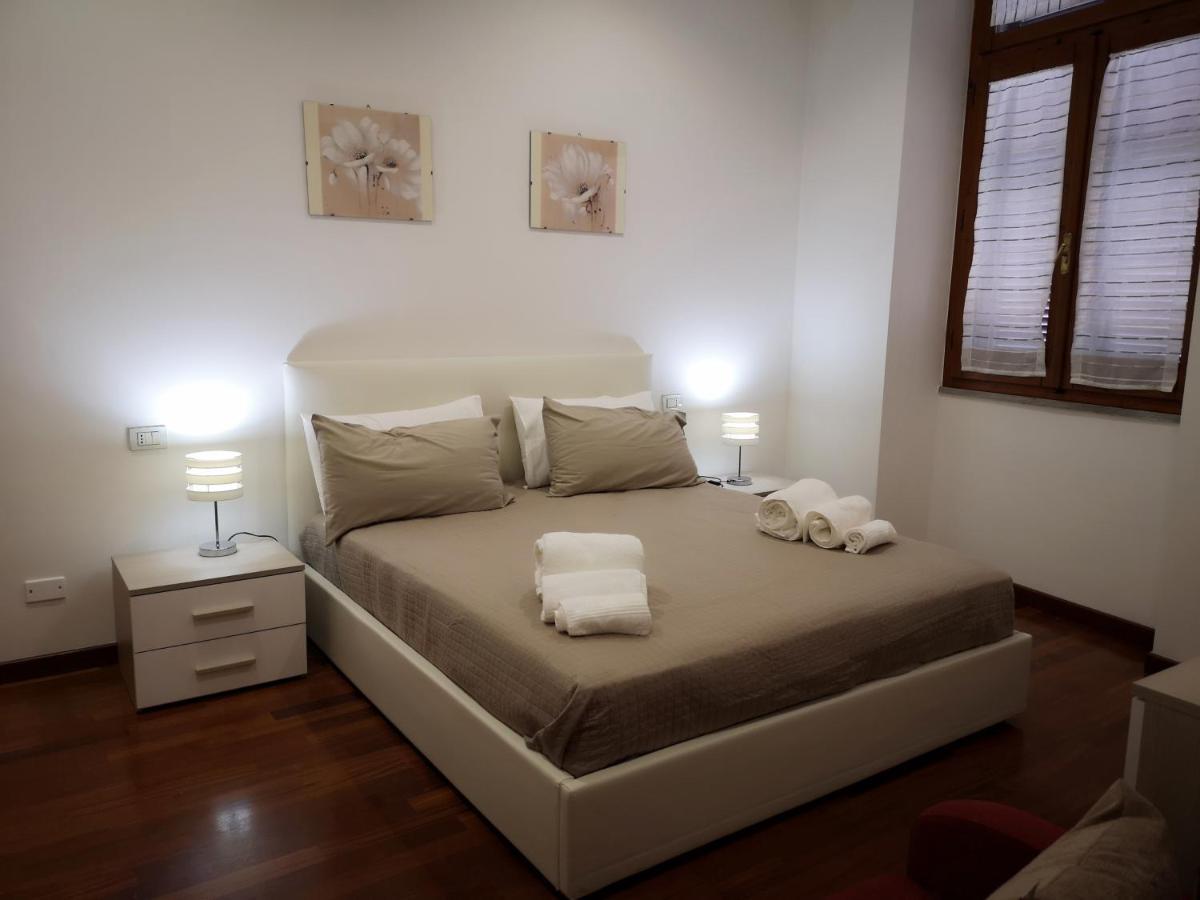 Marina Apartment City Centre Cagliari Bagian luar foto