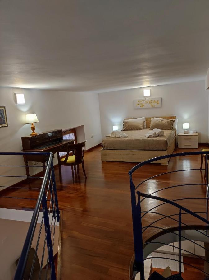 Marina Apartment City Centre Cagliari Bagian luar foto